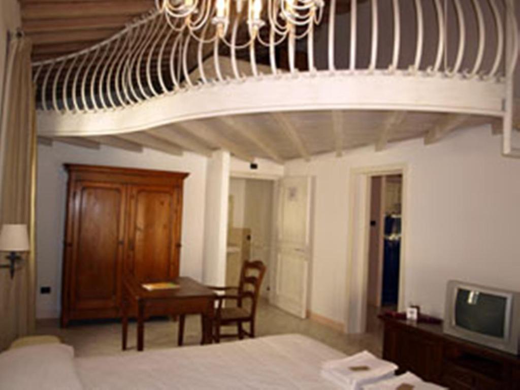 סוברטו Agriturismo Gualdo Del Re חדר תמונה